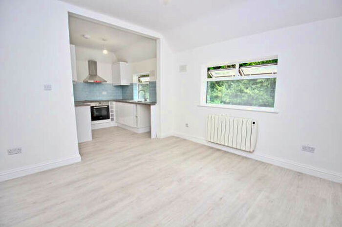 1 Bedroom Maisonette Flat To Rent In The Chase, Watford, WD18
