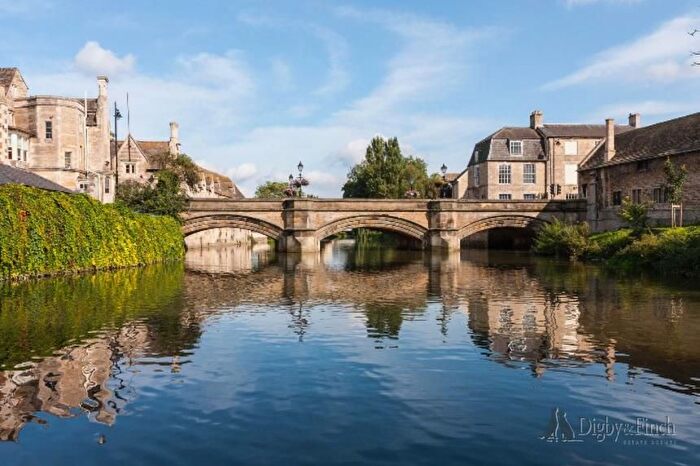 5 Bedroom Property For Sale In Hereward Place, Stamford, PE9