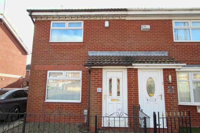 3 Bedroom Semi-Detached House To Rent In James Niven Court, Hull HU9