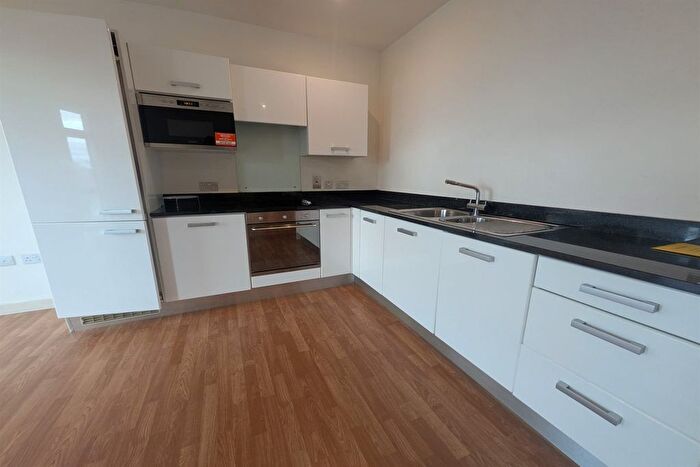 2 Bedroom Flat To Rent In Carlin House, NG9