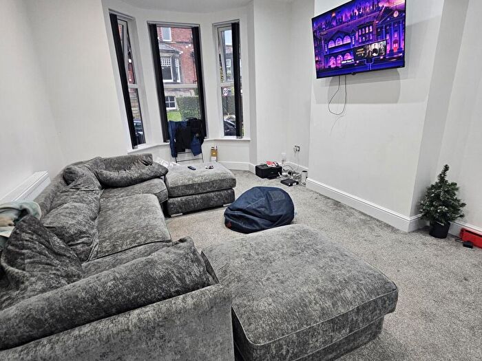 9 Bedroom House To Rent In Regent Park Terrace, Leeds, LS6