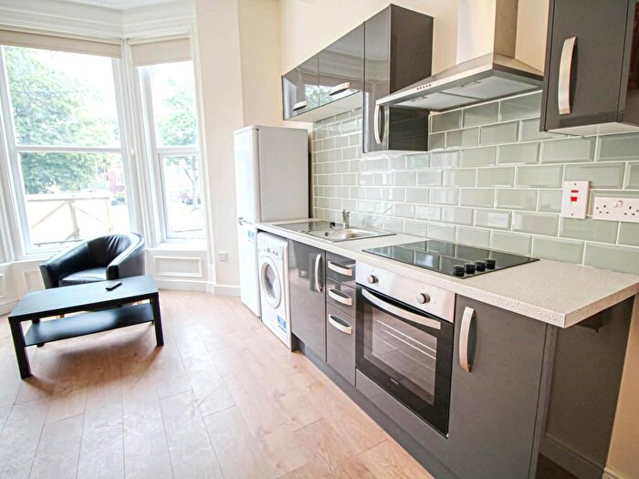 Apartment To Rent In Apt, - East Parade #, HG1