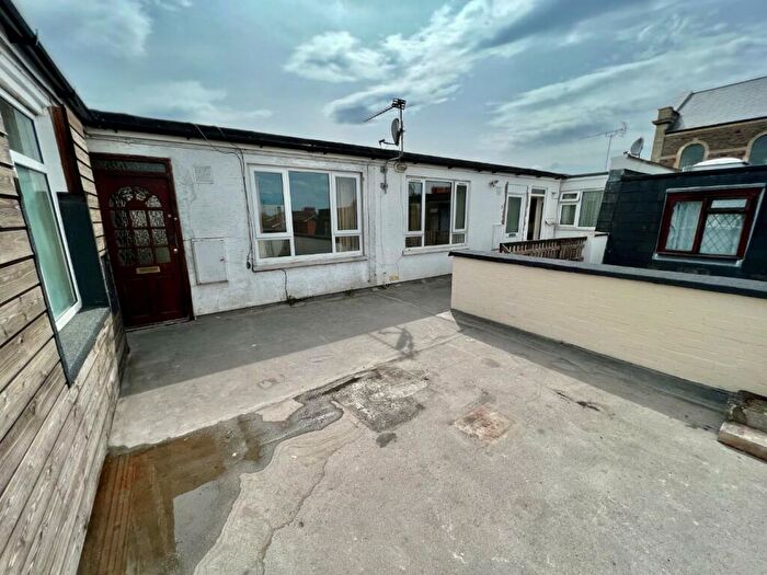 1 Bedroom Flat To Rent In High Street, Staple Hill, Bristol, BS16