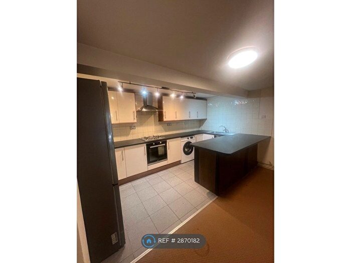 2 Bedroom Flat To Rent In St. Michaels Road, Northampton, NN1