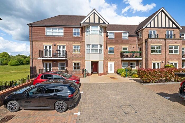 2 Bedroom Retirement Property For Sale In Cavendish House, Tudor Court, Bramshott Place, Liphook, Hampshire, GU30