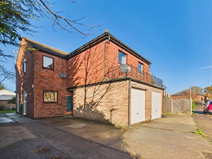 2 Bedroom Maisonette For Sale In Acorn Close, Colchester, CO4