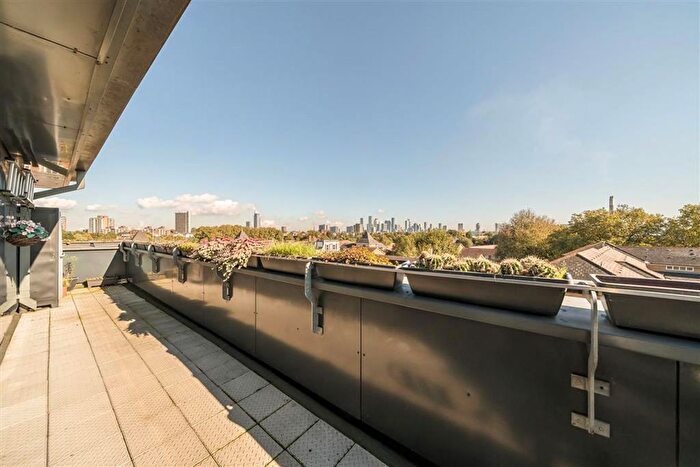 2 Bedroom Flat To Rent In Varcoe Road, South Bermondsey, SE16