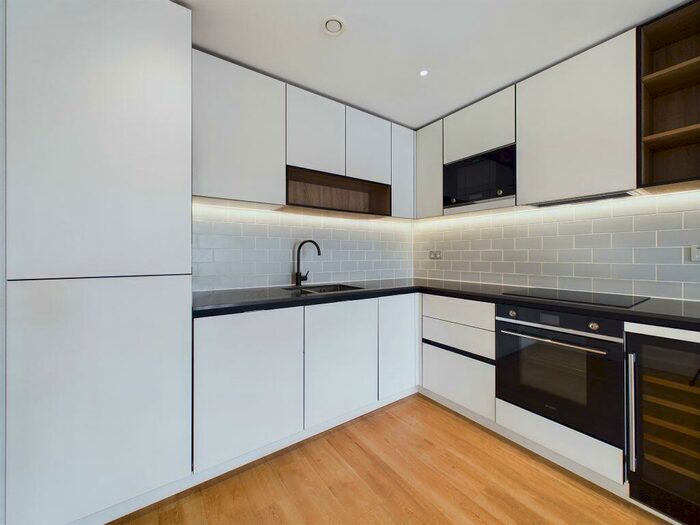 2 Bedroom Flat To Rent In Beaufort Square, Colindale, – Bedrooms Flat, NW9