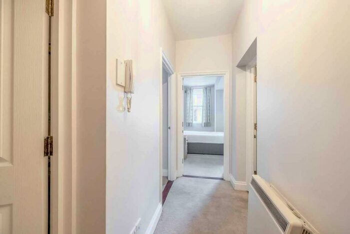 1 Bedroom Apartment For Sale In High Street, Eton, SL4