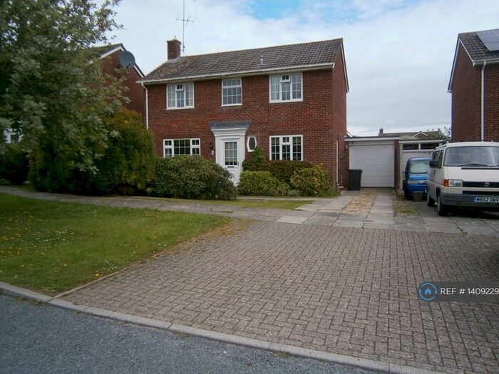 3 Bedroom Detached House To Rent In St Catherines Cres, Sherborne, DT9