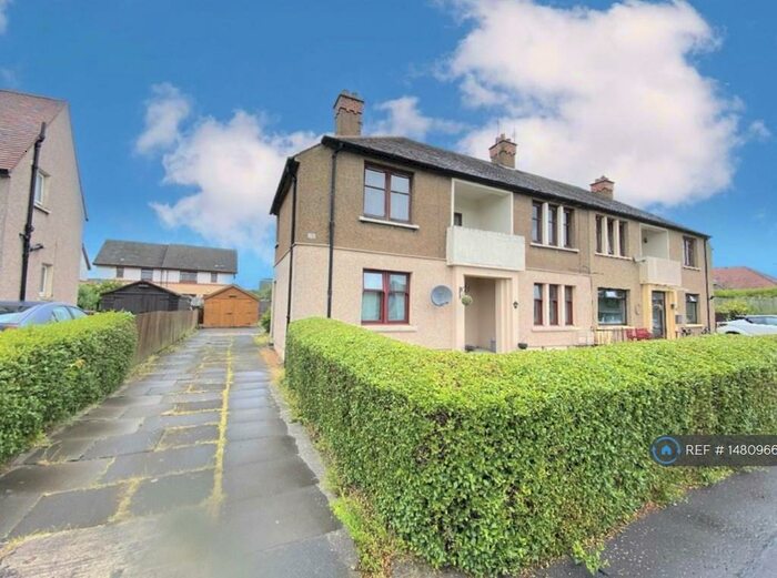 2 Bedroom Flat To Rent In Almond Street, Grangemouth, FK3