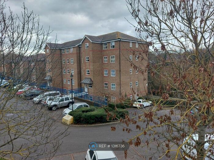 2 Bedroom Flat To Rent In River Bank Close, Maidstone ME15