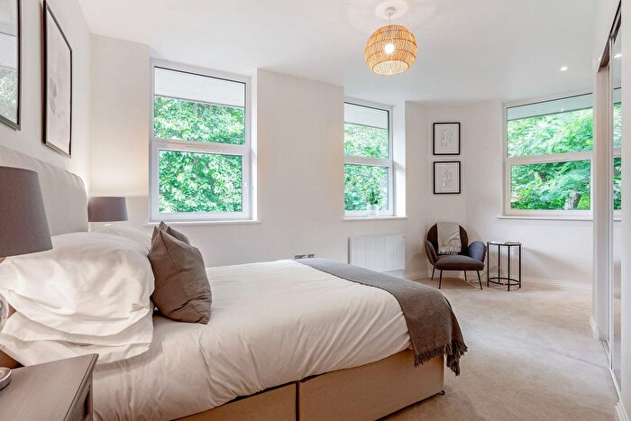 1 Bedroom Flat For Sale In Furlong Road, Bourne End, SL8