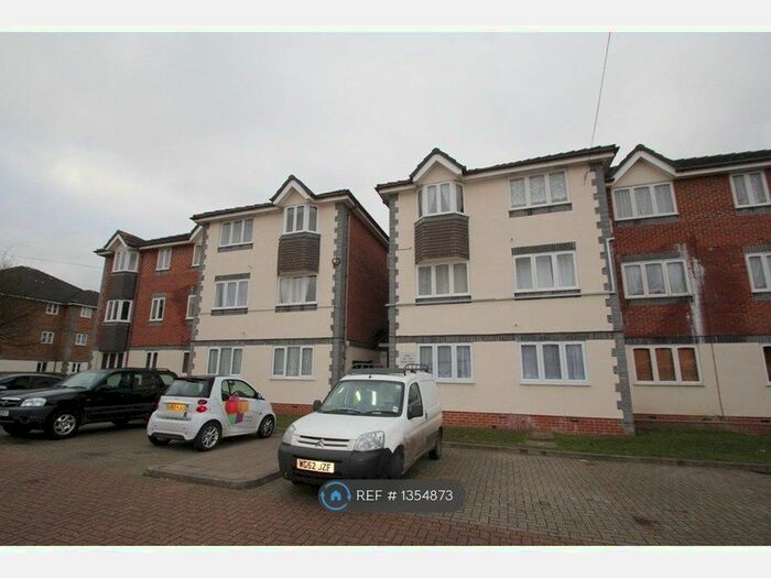 1 Bedroom Flat To Rent In Scotland Green Road, Enfield, EN3
