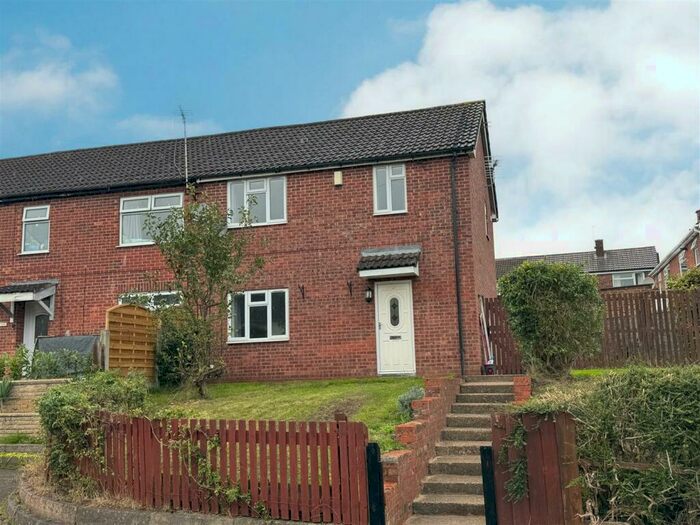 3 Bedroom Semi-Detached House To Rent In Endsleigh Gardens, Derby, DE22
