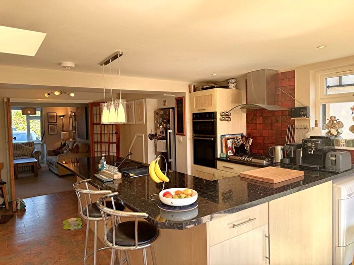 3 Bedroom Semi-Detached House For Sale In Thorn Road, Marden, Marden, Kent, TN12