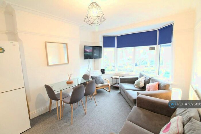 5 Bedroom Terraced House To Rent In Elmsthorpe Avenue, Nottingham, NG7