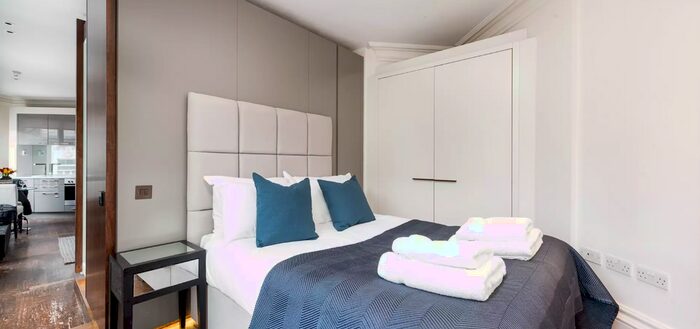 1 Bedroom Flat To Rent In Grosvenor Gardens, Westminster, London, SW1W