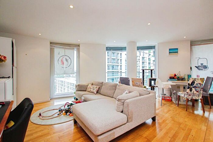 2 Bedroom Flat For Sale In Millharbour, London, E14