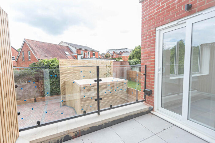 1 Bedroom Apartment For Sale In Highclere House, Kings Road, Sunninghill, Berkshire, SL5