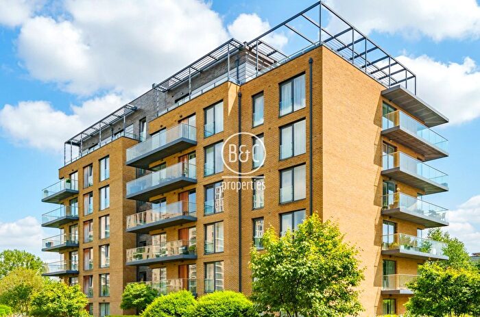 2 Bedroom Flat To Rent In Tizzard Grove, London, SE3