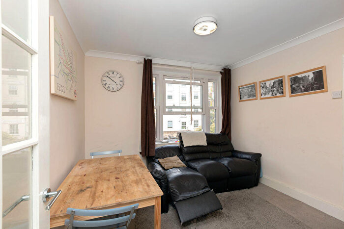 3 Bedroom Flat To Rent In Jacobson House, Old Castle Street, London, E1