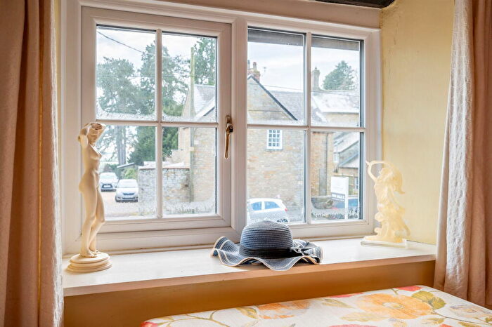2 Bedroom Cottage For Sale In Mulberry Cottage, Croughton, NN13