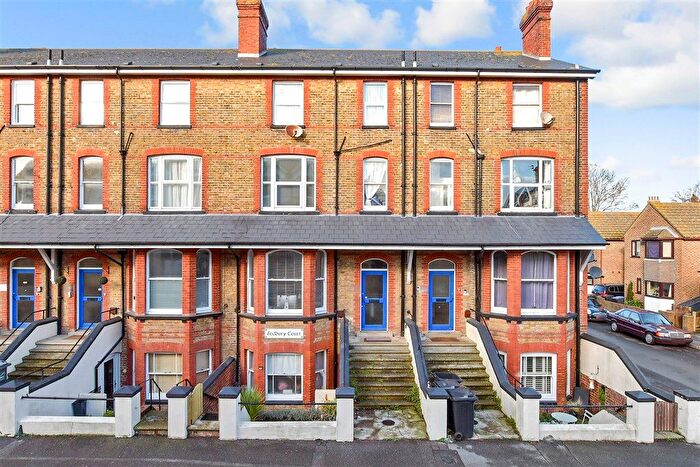 1 Bedroom Flat For Sale In Ethelbert Square, Westgate-On-Sea, Kent, CT8