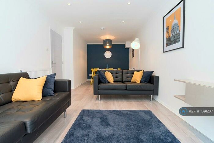 7 Bedroom Detached House To Rent In Burgess Road, Southampton, SO16