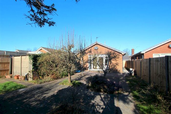 3 Bedroom Detached Bungalow For Sale In Kingston Crescent, Southport, PR9