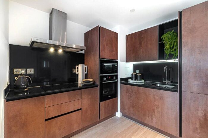 2 Bedroom Apartment To Rent In Park Drive, Canary Wharf Estate, London, E14