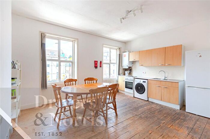 3 Bedroom Apartment To Rent In Junction Road, Archway, London, N19