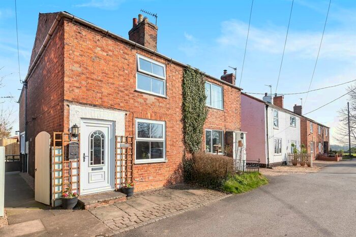 2 Bedroom Semi-Detached House For Sale In Chapel Lane, Baumber, Horncastle, LN9