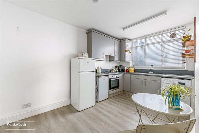2 Bedroom Flat To Rent In Chiswick High Road, London, W4