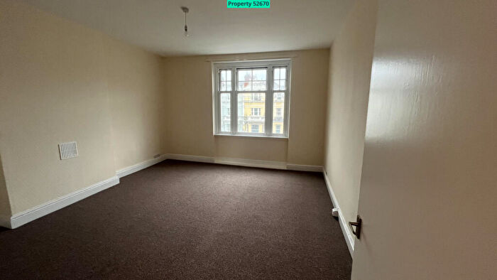 2 Bedroom Flat To Rent In Flat, Vaughan Street, Llandudno, LL30
