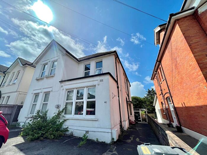 1 Bedroom Flat To Rent In Parkwood Road, BH5