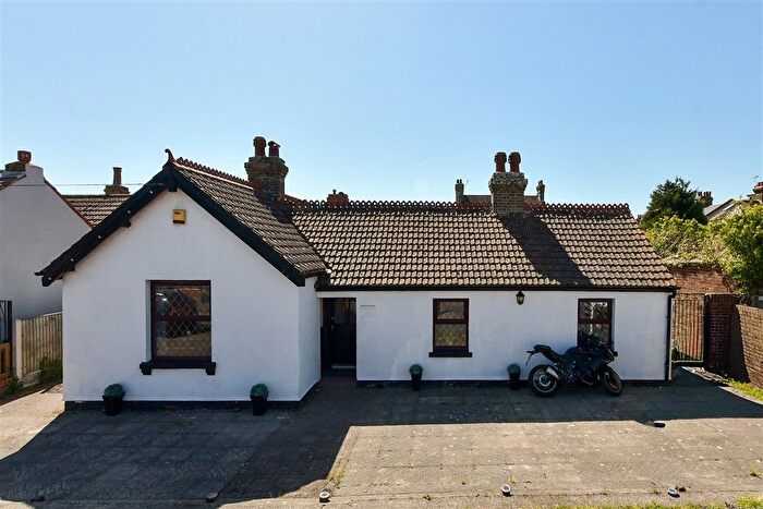 3 Bedroom Detached Bungalow For Sale In Cliftonville Avenue, Ramsgate, Kent, CT12