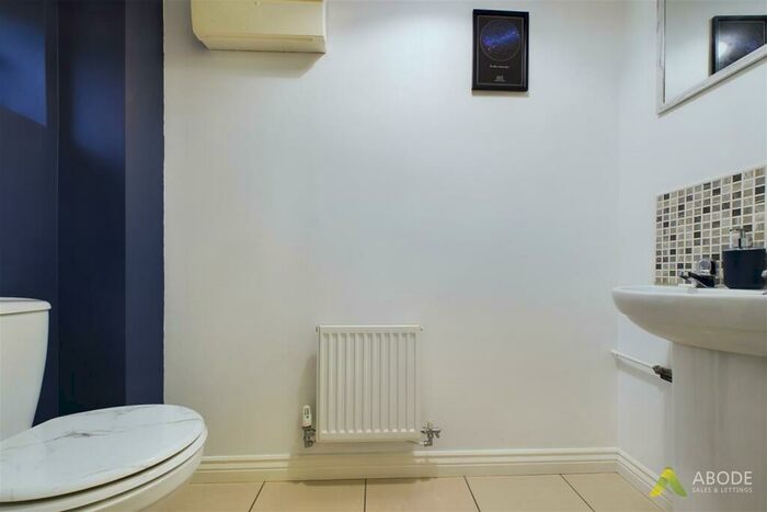 3 Bedroom End Of Terrace House For Sale In Hevea Road, Horninglow, DE13