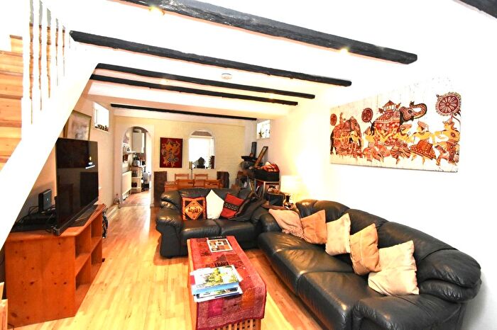 2 Bedroom Detached House For Sale In Chaplin Road, Wembley, HA0