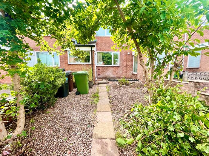 4 Bedroom Terraced House To Rent In Roach Close, Birmingham, B37