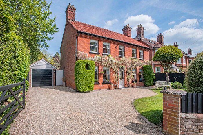 4 Bedroom Detached House For Sale In Burgh Road, Aylsham, Norwich, NR11