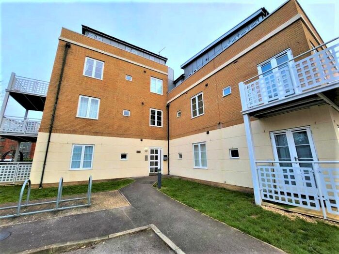 1 Bedroom Flat To Rent In St. Georges Walk, Gosport, PO12