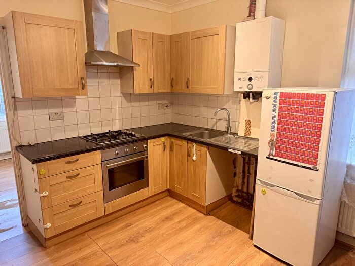 1 Bedroom Flat To Rent In Brighton Rd, South Croydon, CR2
