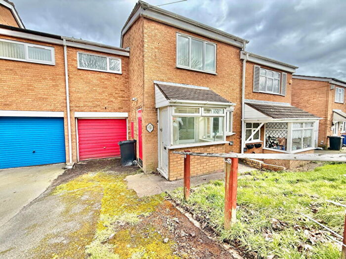 3 Bedroom Semi Detached House For Sale In Askew Close, Upper Gornal, DY3