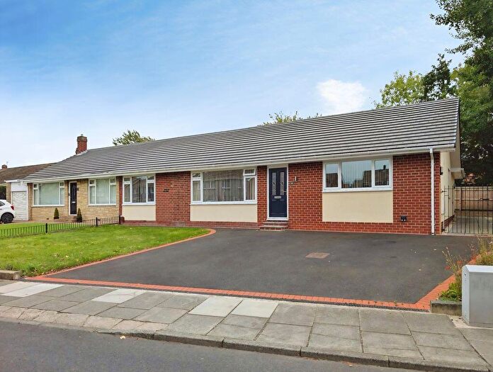3 Bedroom Semi-Detached Bungalow For Sale In Western Way, Ryton, NE40