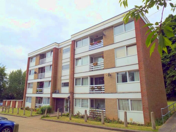 2 Bedroom Flat To Rent In Thirlestane, Lemsford Road, St. Albans, Hertfordshire, AL1