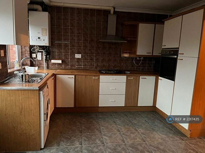 3 Bedroom Semi-Detached House To Rent In Frampton Walk, Coventry, CV2