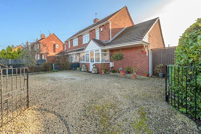 3 Bedroom Semi Detached House For Sale In Fairfield Road, Wordsley, DY8