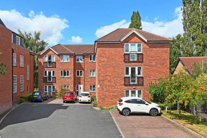2 Bedroom Flat To Rent In Yearsley House, Pinsent Court, York, YO31