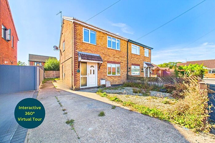 3 Bedroom Semi-Detached House For Sale In Wentworth Crescent, New Holland, North Lincolnshire, DN19
